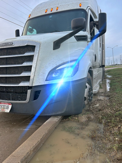 Winch out recovery service for semi truck and vehicle in Mesquite TX