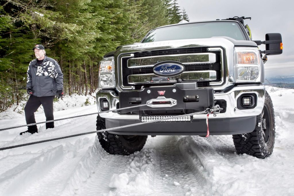 DALLAS TOWING, WINCH OUT SERVICES