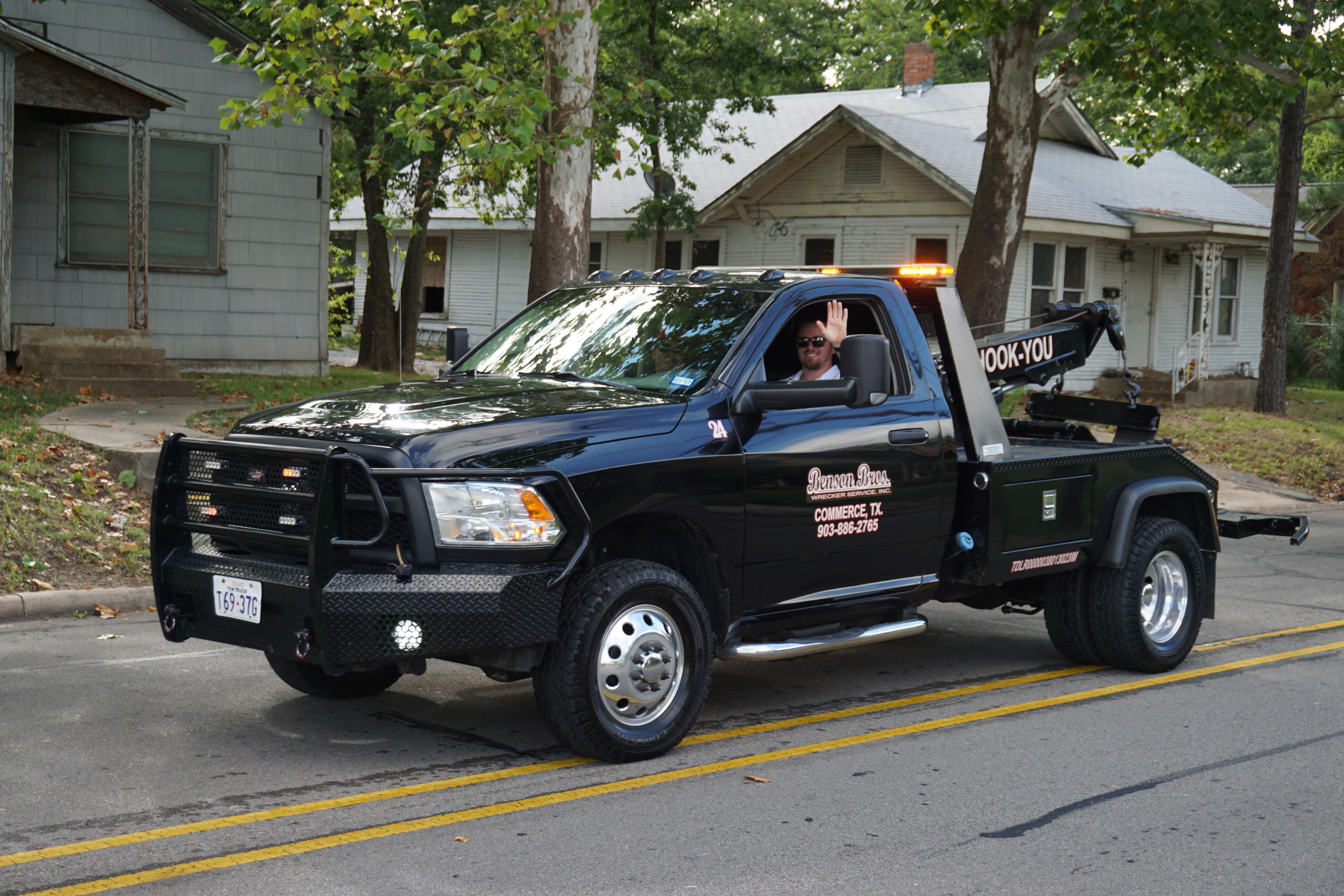 Customer‌ Reviews: The Best‌ Indicators of Quality Tow ⁤Truck Services